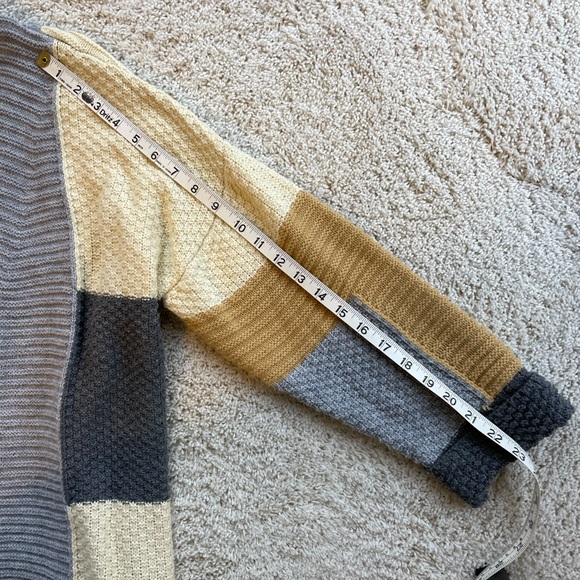 Color Block Sweater - Picture 5 of 5